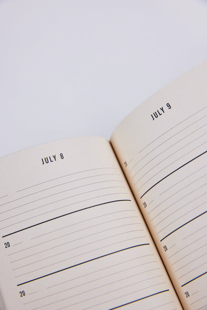Canvas One Line A Day: A Five-Year Memory Book