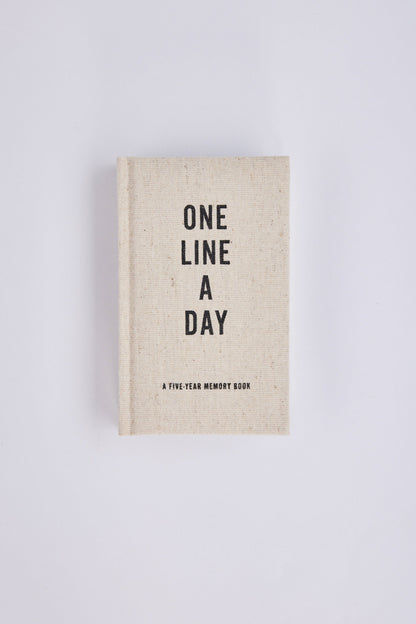 Canvas One Line A Day: A Five-Year Memory Book