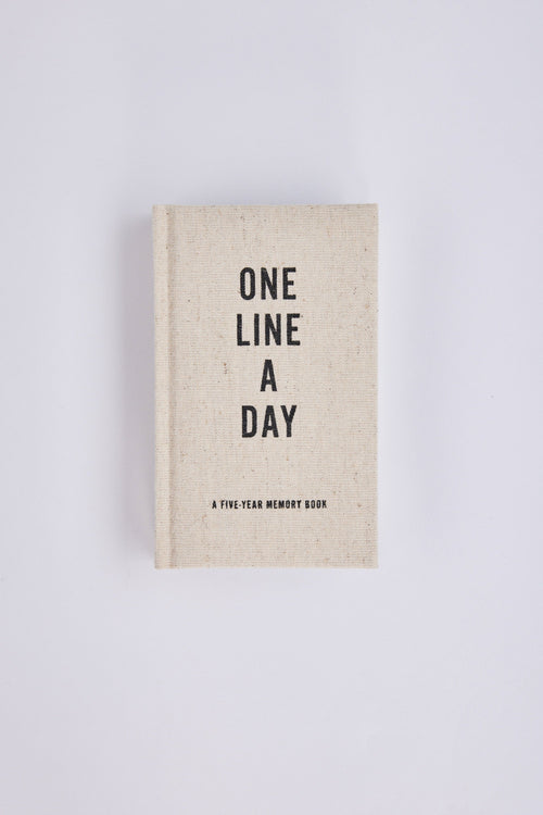 Canvas One Line A Day: A Five-Year Memory Book