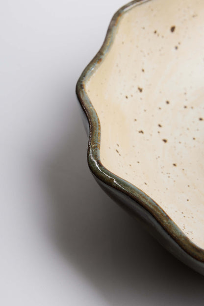 Magnolia Lane Ruffled Edge Salad Bowl