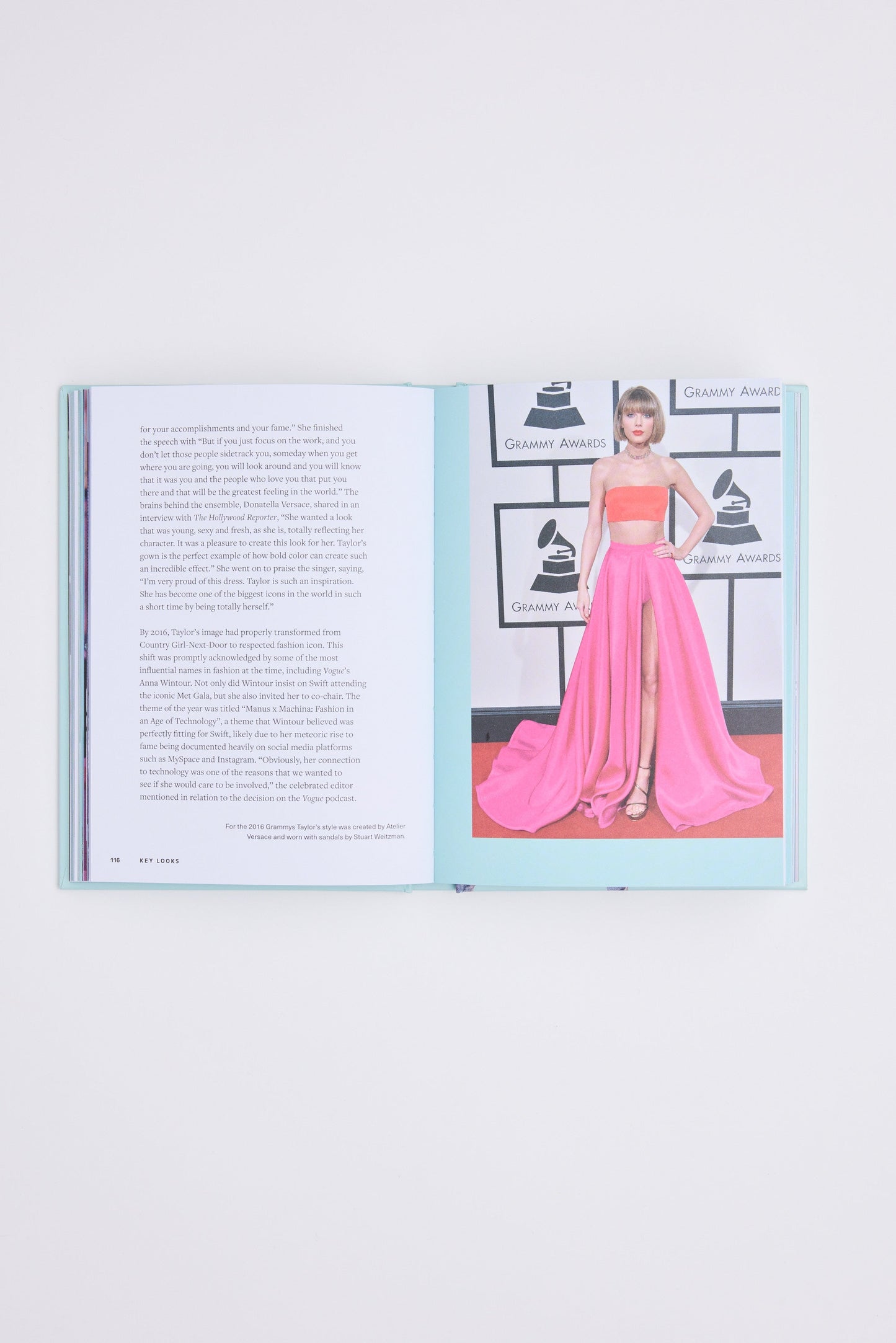 Icons of Style: Taylor Swift Book