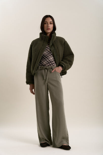 Elementary Reversible Puffer