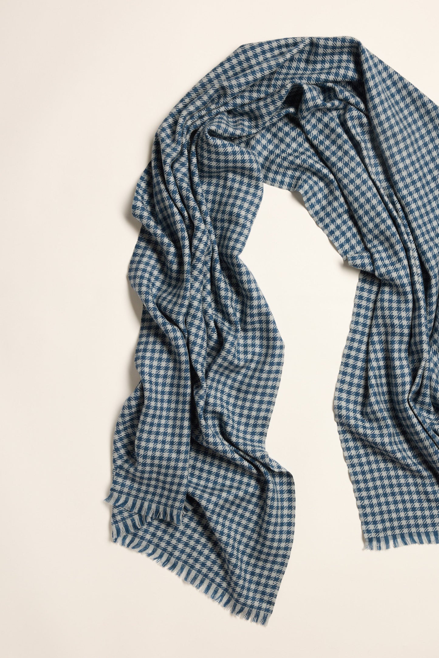 The Lightweight Wool Scarf
