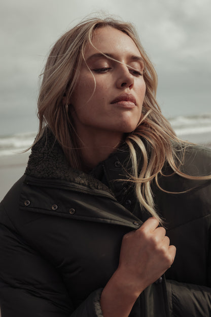 Elementary Reversible Puffer