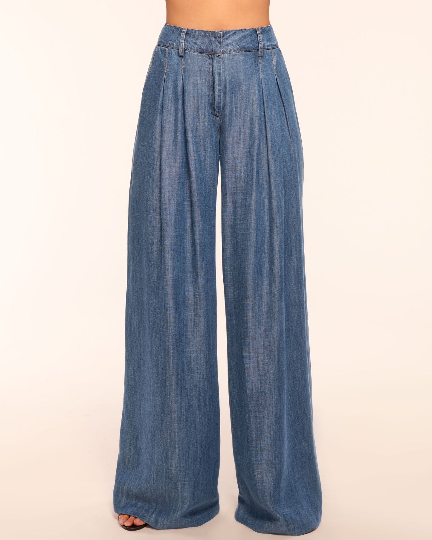 Oscar Chambray Pleated Pant